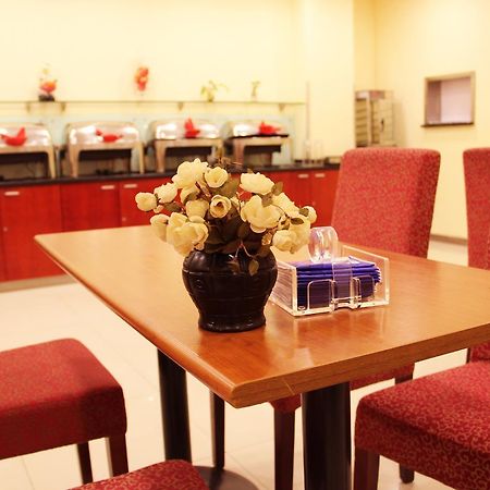 Hanting Express Shanghai Zhabei Park Branch Zewnętrze zdjęcie